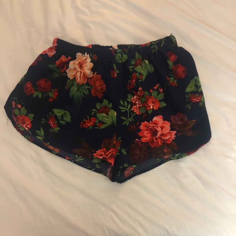 Floral navy shorts